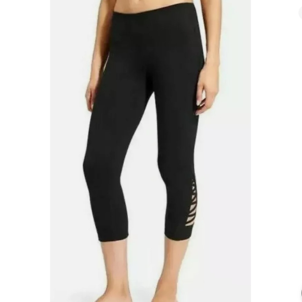 Athleta Criss Cross Chaturanga Capri Crop Leggings | Black | Size XS
